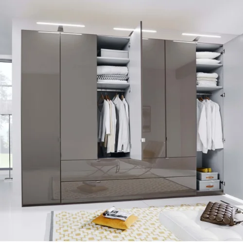 Wardrobe in Dubai