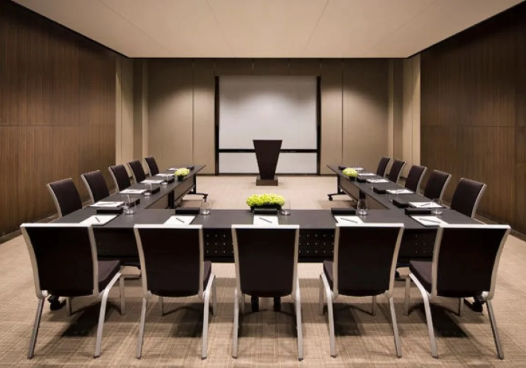 Durable Meeting Room Tables for Conference Use in Dubai