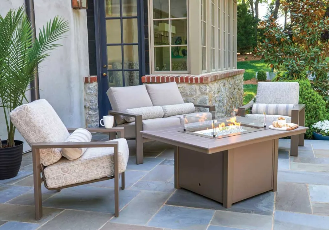 Elegant outdoor patio furniture in Dubai
