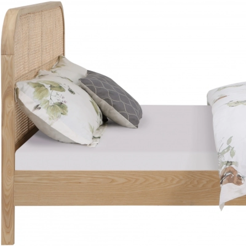 Curvy Siena Upholstered Queen Bed img 2